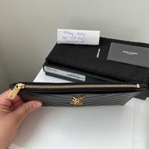 YSL CASSANDRE MATELASSÉ ZIPPED POUCH IN GRAIN DE POUDRE EMBOSSED LEATHER - Picture 15 of 16